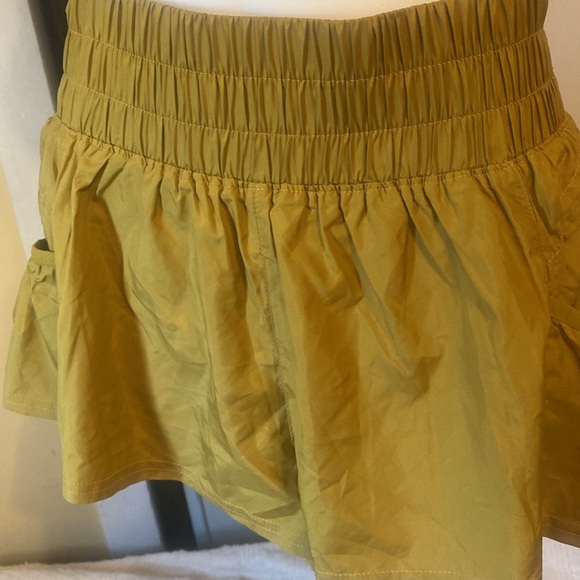 Mustard Yellow Smocked Waist Skirt with Pocket Detail size xs new with out tag - Picture 4 of 7